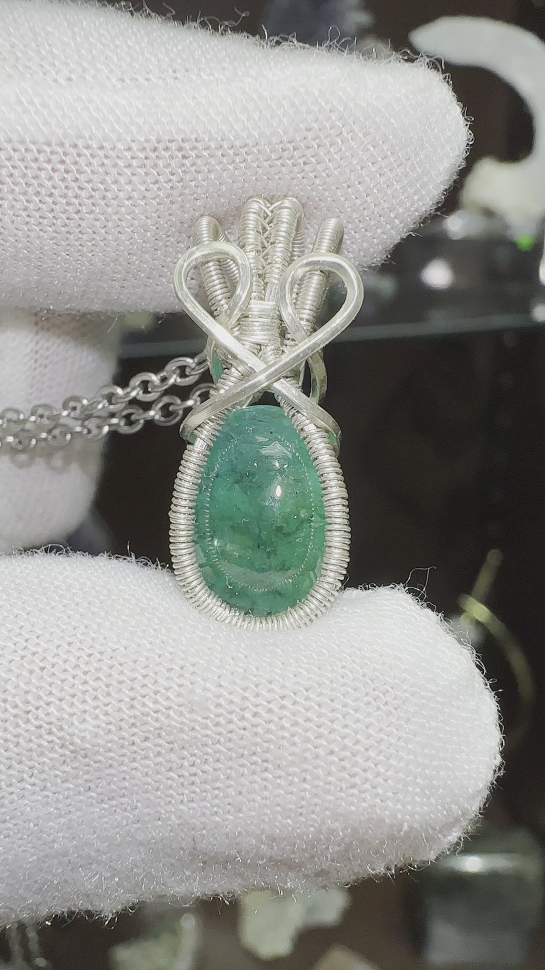 Emerald wrapped in 935 Agentium Silver Wire