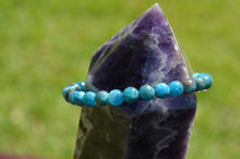 Load image into Gallery viewer, Blue Apatite 8mm 7.5&quot; Bracelet
